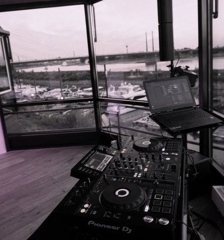 DJ Technik für Hochzeit am Rhein
